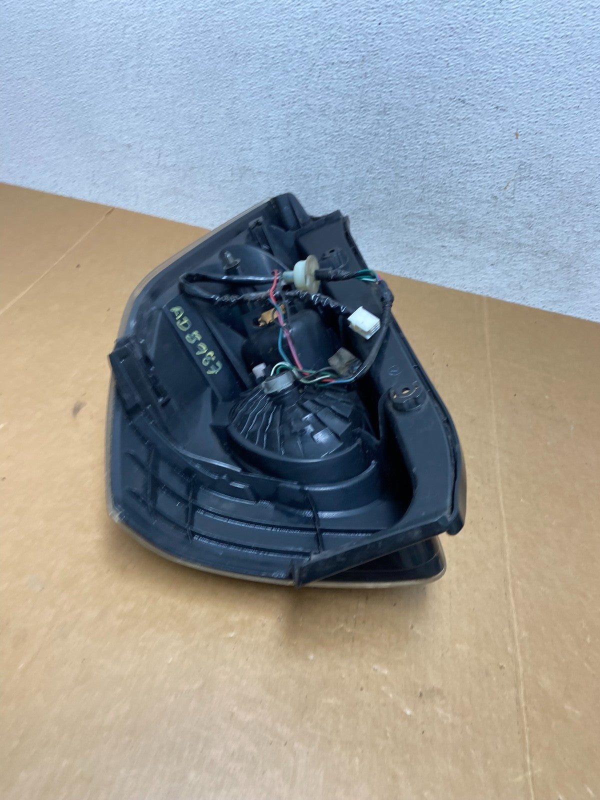 2006 2007 Mazda 5 Right Passenger RH Side Tail Light AD8987 DW6