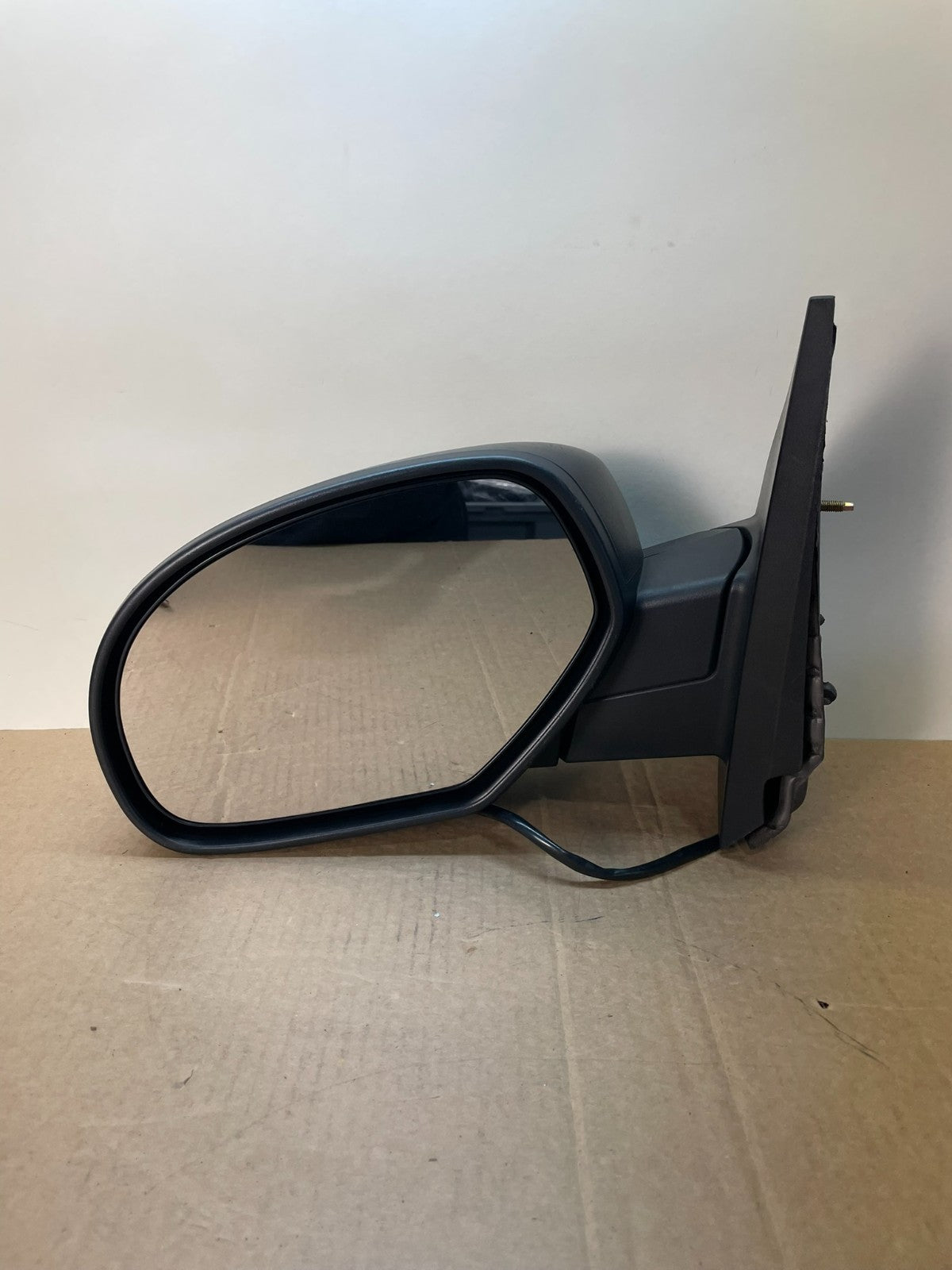 2007 to 2013 Chevrolet Tahoe Silverado Suburban Left Driver Mirror AH0007 DG8