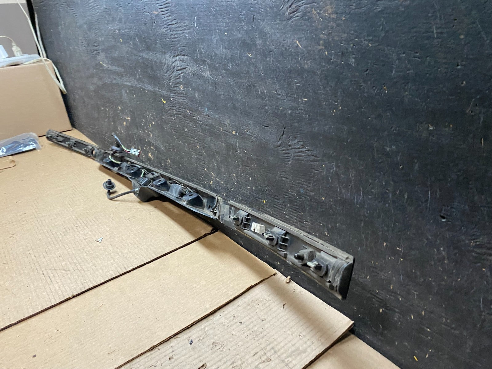 2016 - 2019 Ford Explorer Interceptor Rear Tailgate Molding With Camera V6965 DG6