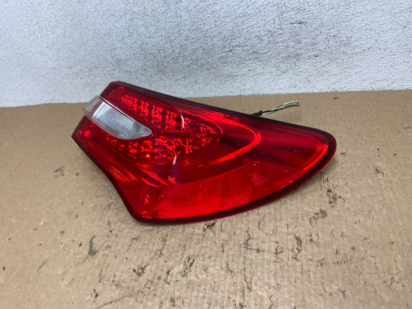2011-2014 Chrysler 200 Sedan Right Passenger Side RH Tail Light AF8412 DW1