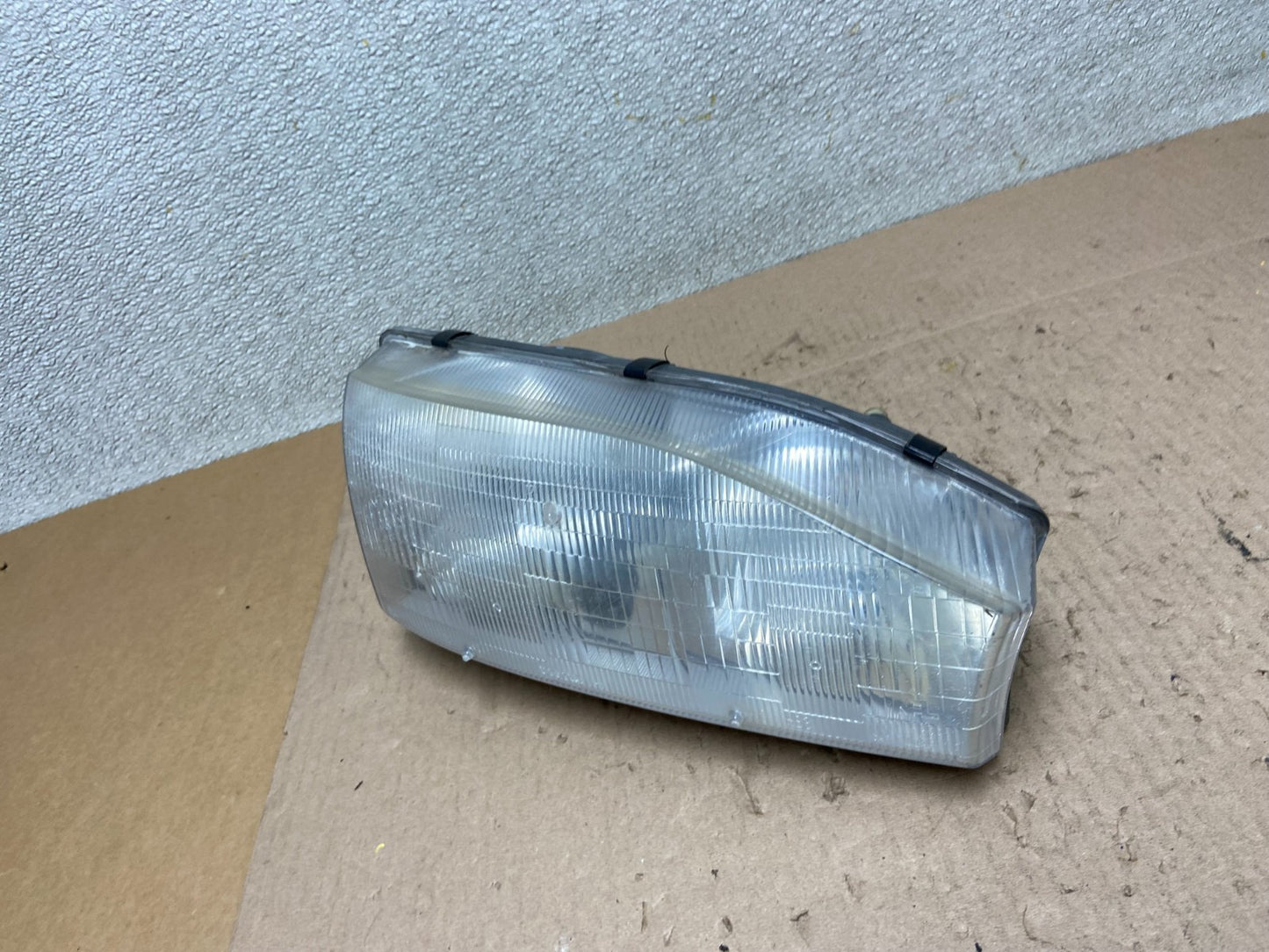 1992 1993 1994 Toyota Camry Right Passenger RH Halogen Headlight OEM Z6196 DW1