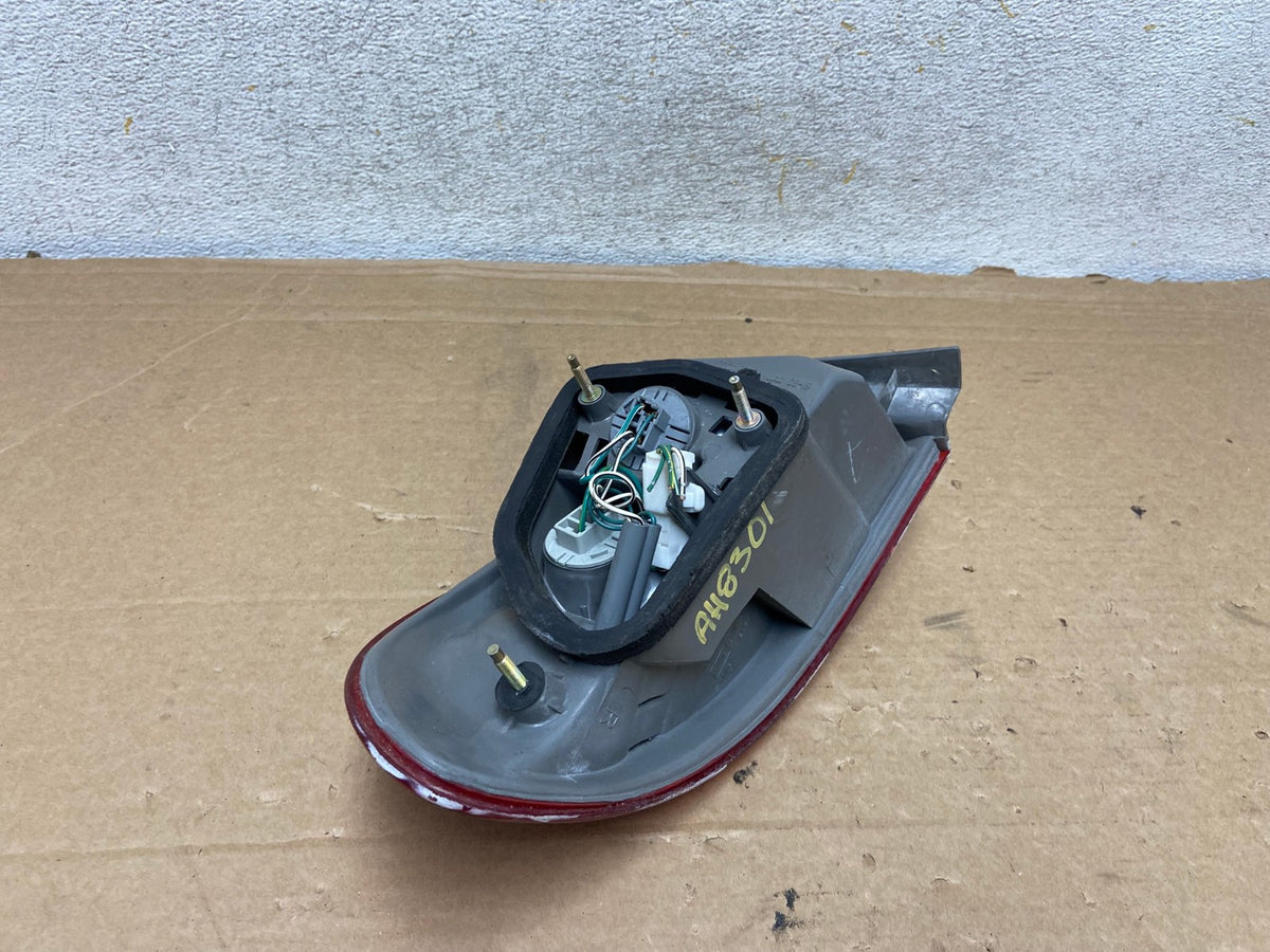 1998 1999 2000 Toyota Corolla Right Passenger Side Tail light AH8301 LK4