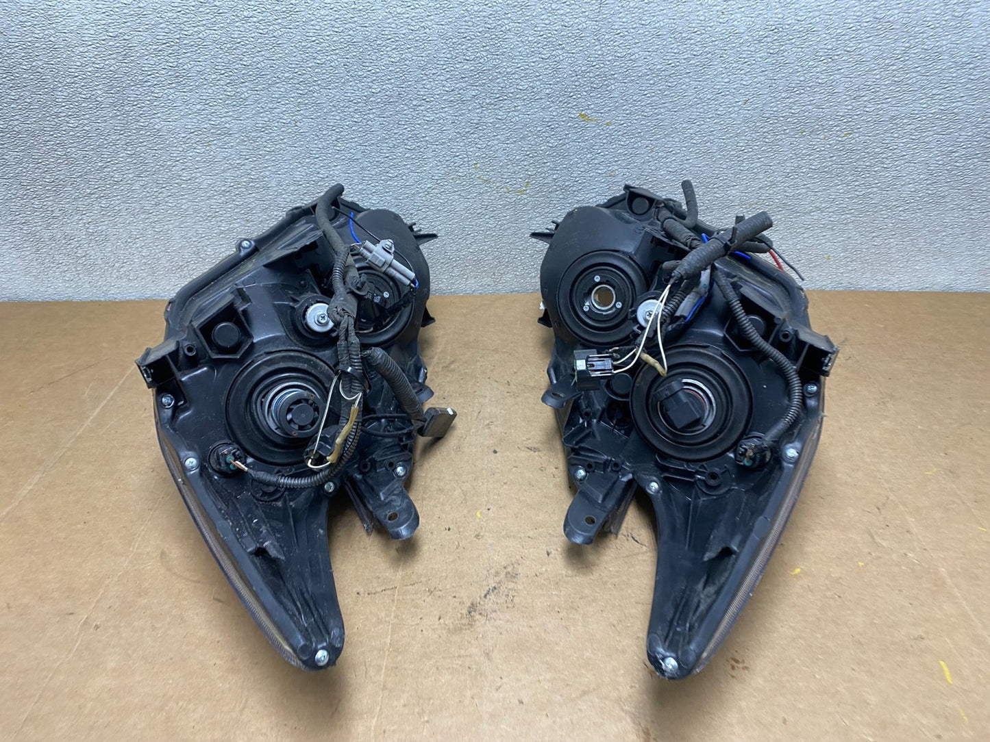 2010 - 2011 Toyota Prius Left+Right Halogen Headlights Aftermarket X5149 DW10
