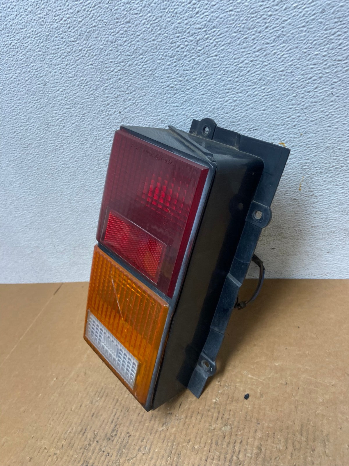 1984 to 1996 Jeep Cherokee Left Driver LH Side Tail Light AE1392 LK1