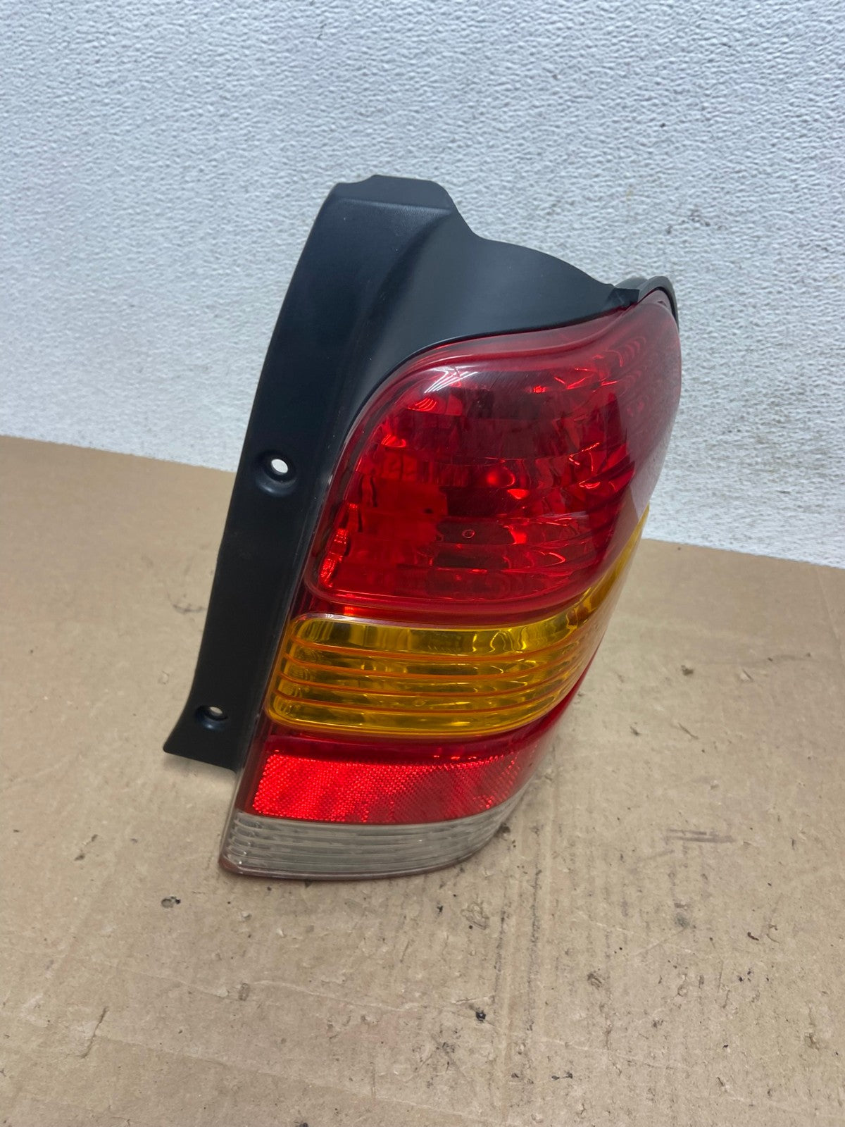 2001 to 2007 Ford Escape Right Passenger RH Side Tail Light AE6108 LK2