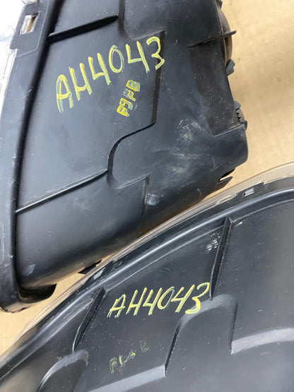 2006 to 2011 Hyundai Accent Sedan Left+Right Halogen Headlights AH4043 DW12