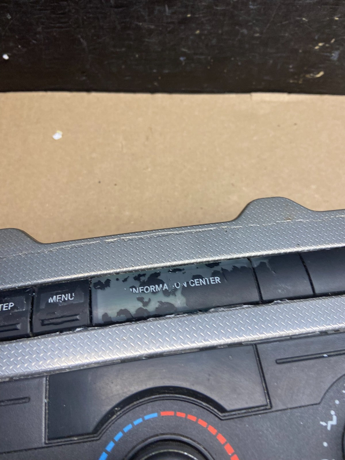 2005 2006 2007 Jeep Commander Grand Cherokee A/C Climate Control Bezel T9100 DG2