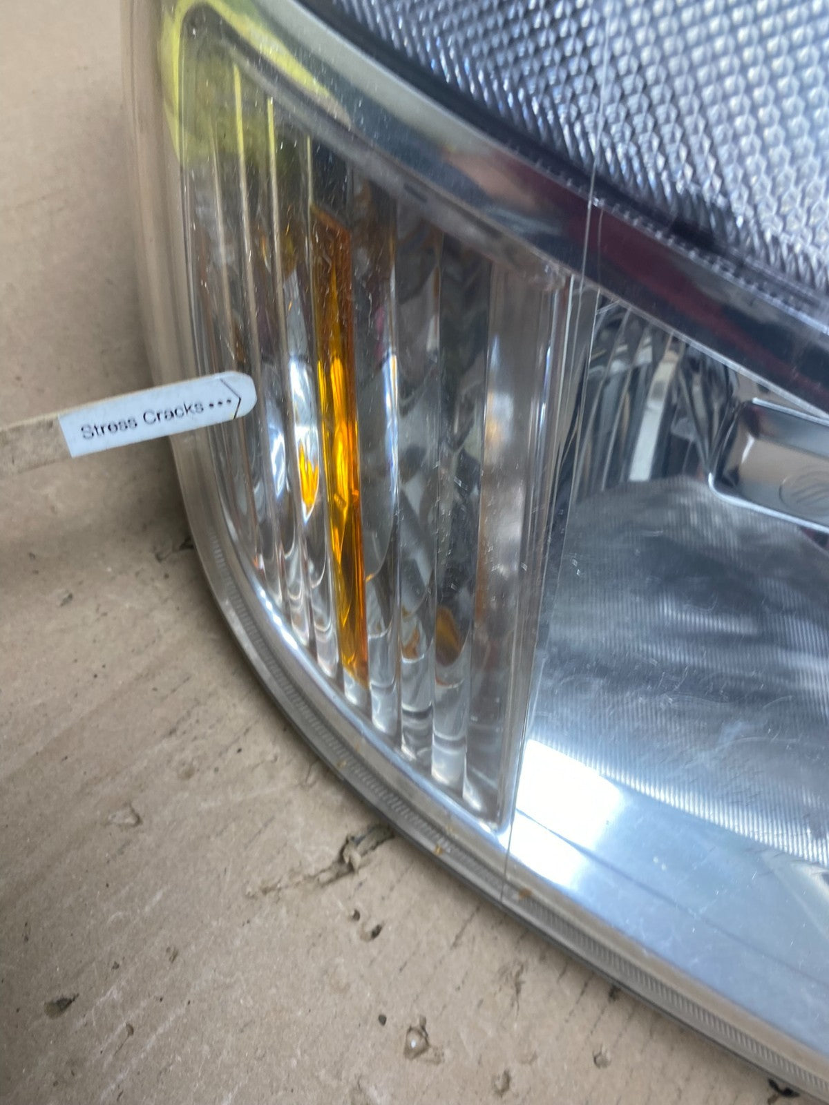 2008 to 2011 Mercury Mariner Right Passenger RH Side Halogen Headlight AE7266 DW3