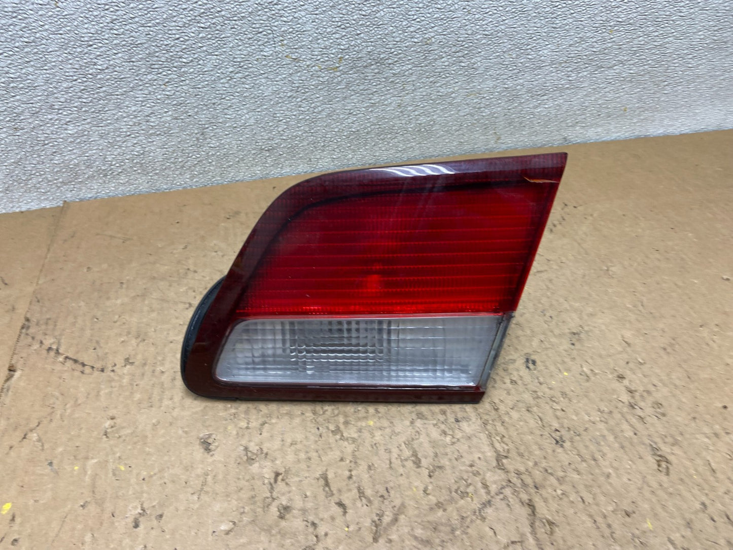 1997 1998 1999 Nissan Maxima Right Passenger RH Inner Tail Light Oem AA0203 DW0