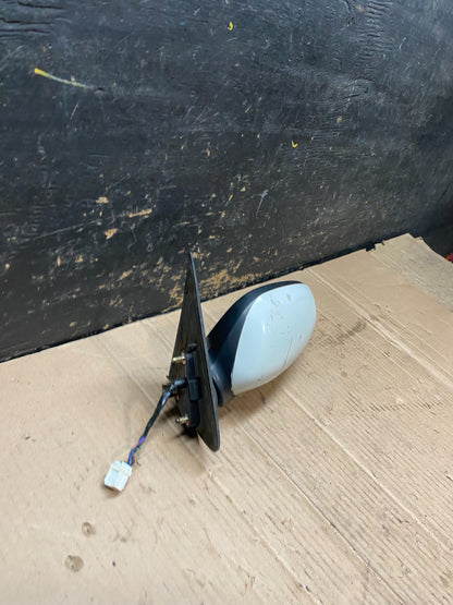 2000 to 2004 Infiniti i30 i35 Front Left Driver LH View Door Mirror OEM V9763 DG2