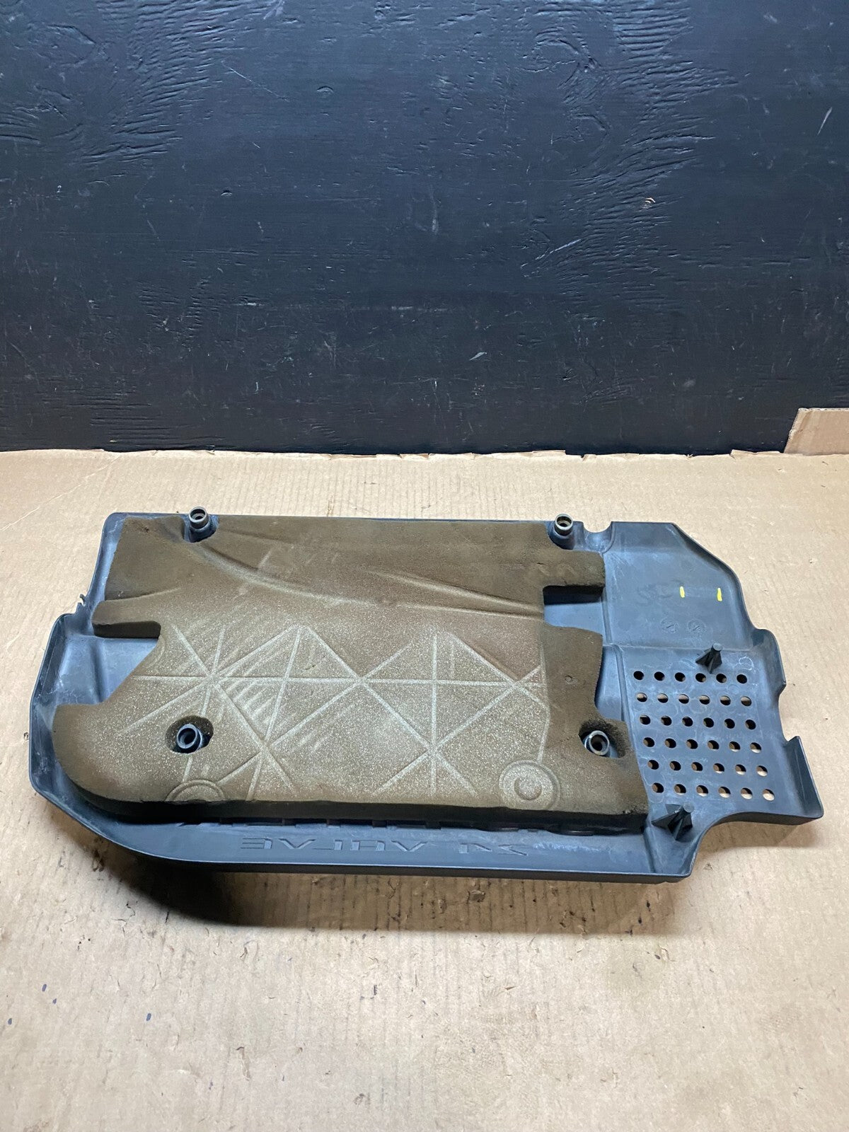 2004 2005 2006 Chrysler Pacifica 3.5L Engine Cover Motor E4253 DG14