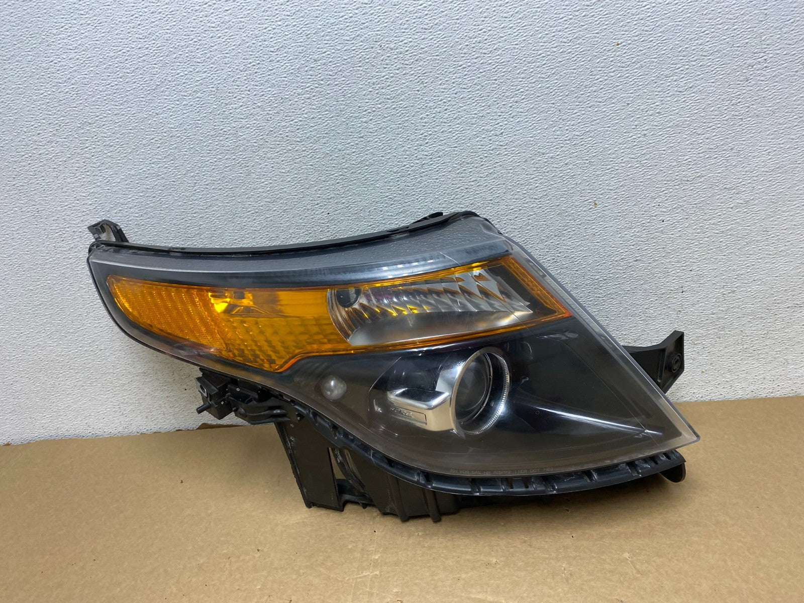 2011 - 2015 Ford Explorer Police Right Passenger Halogen Headlight AF7286 DW0