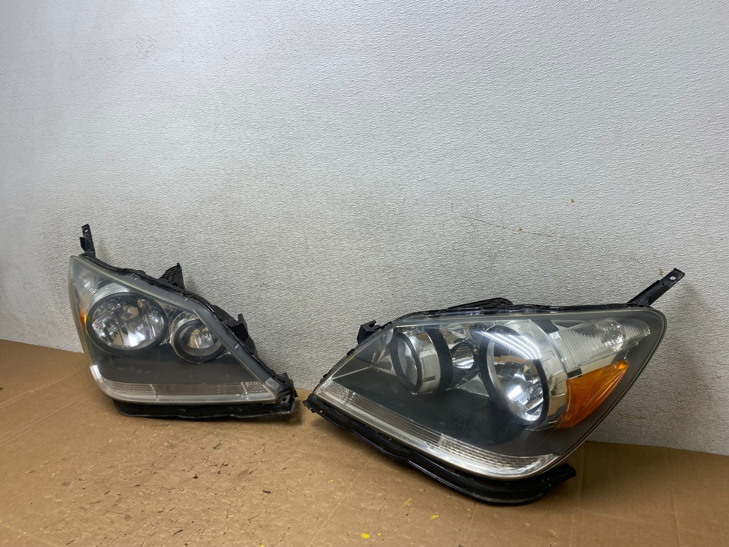 2005 2006 2007 Honda Odyssey Left+Right Set Halogen Headlights V5963 DW1