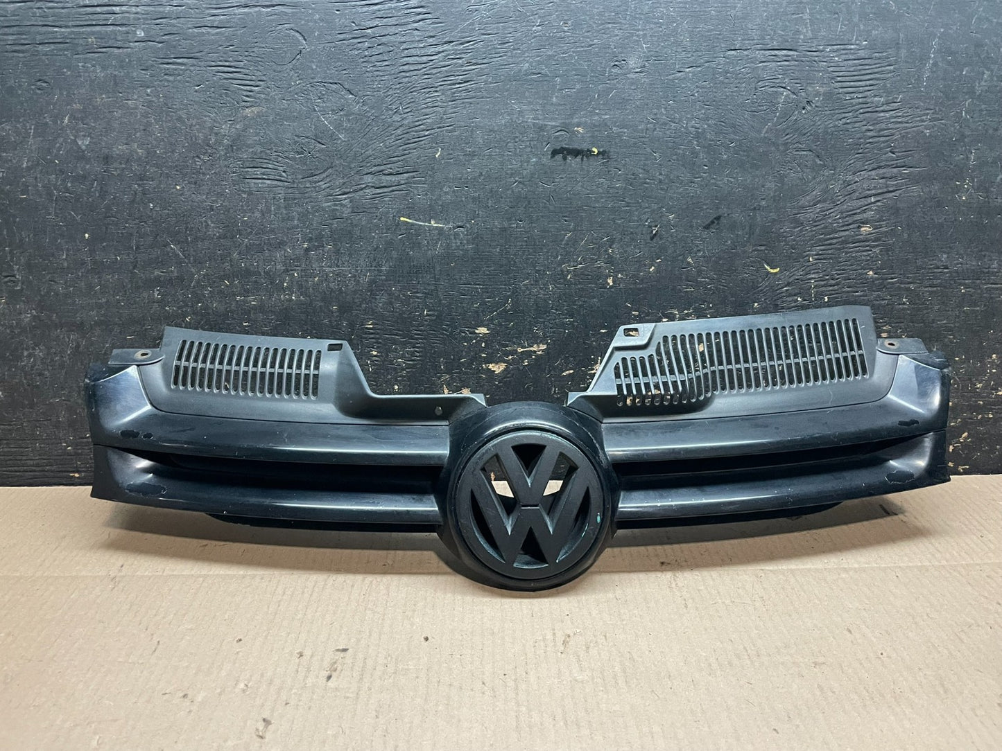 2004 to 2009 Volkswagen Golf MK5 Front Bumper Grill Grille 1k0853655 Z8418 DG0