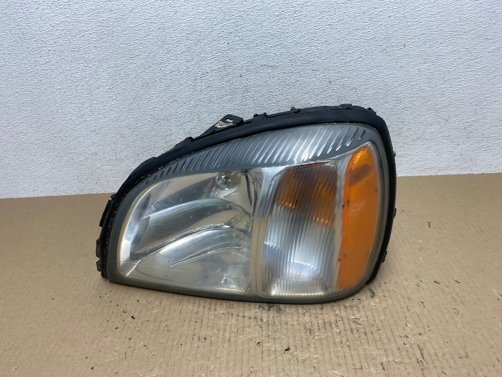 2000 to 2005 Cadillac Deville Left Driver LH Side Headlight AE7073 LK0