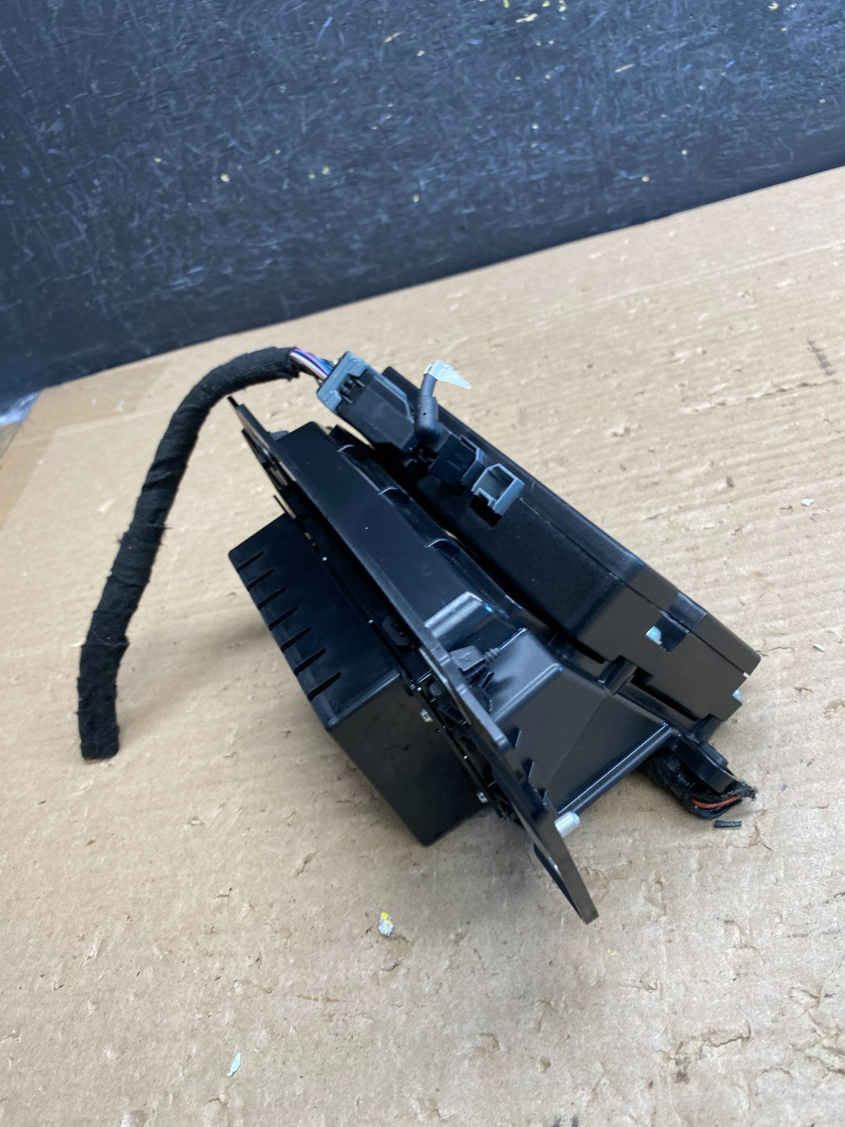 2013 2014 Ford Explorer Radio Information Display Screen ag6222 DG2