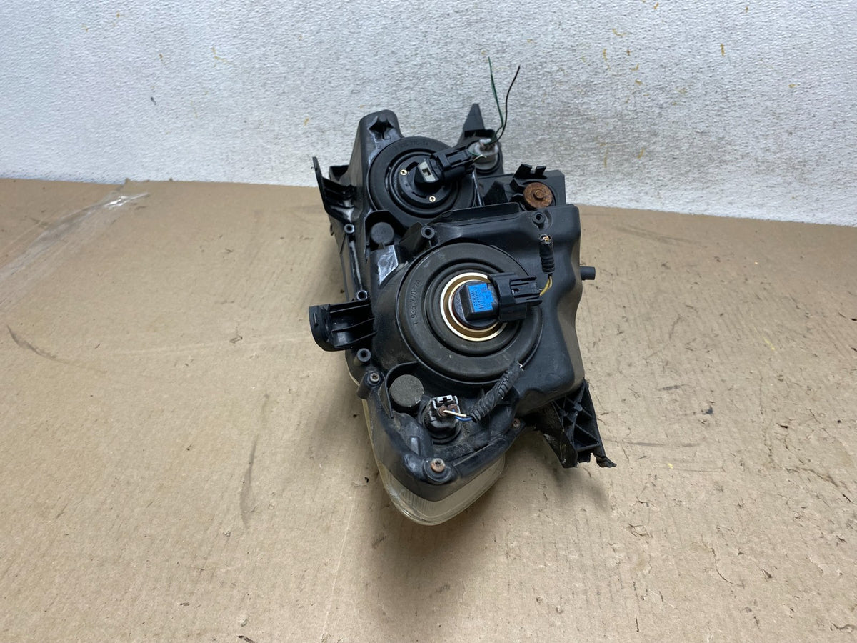 2009 to 2016 Toyota Venza Halogen Left Driver Side Headlight AH7693 DW8