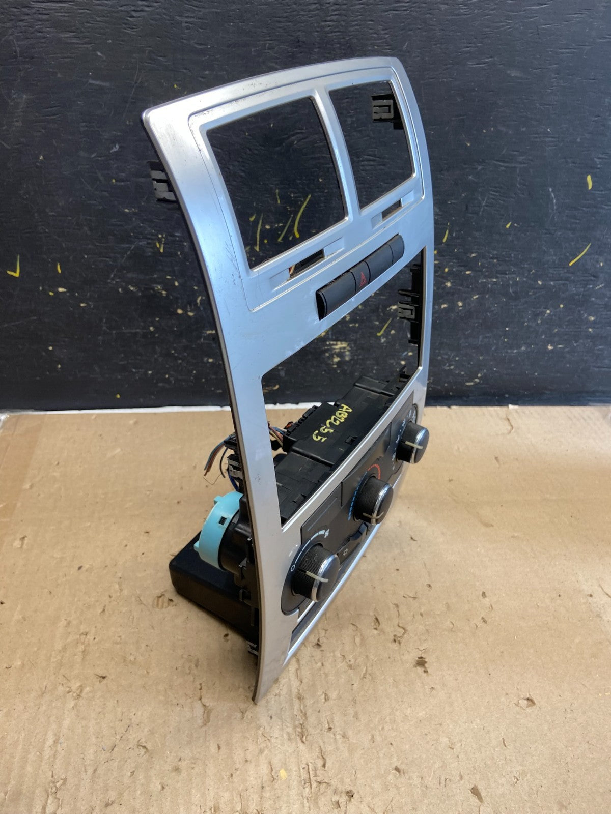 2008 - 2010 Dodge Charger Dash Climate Temperature Control Radio Bezel AB2255 DG1