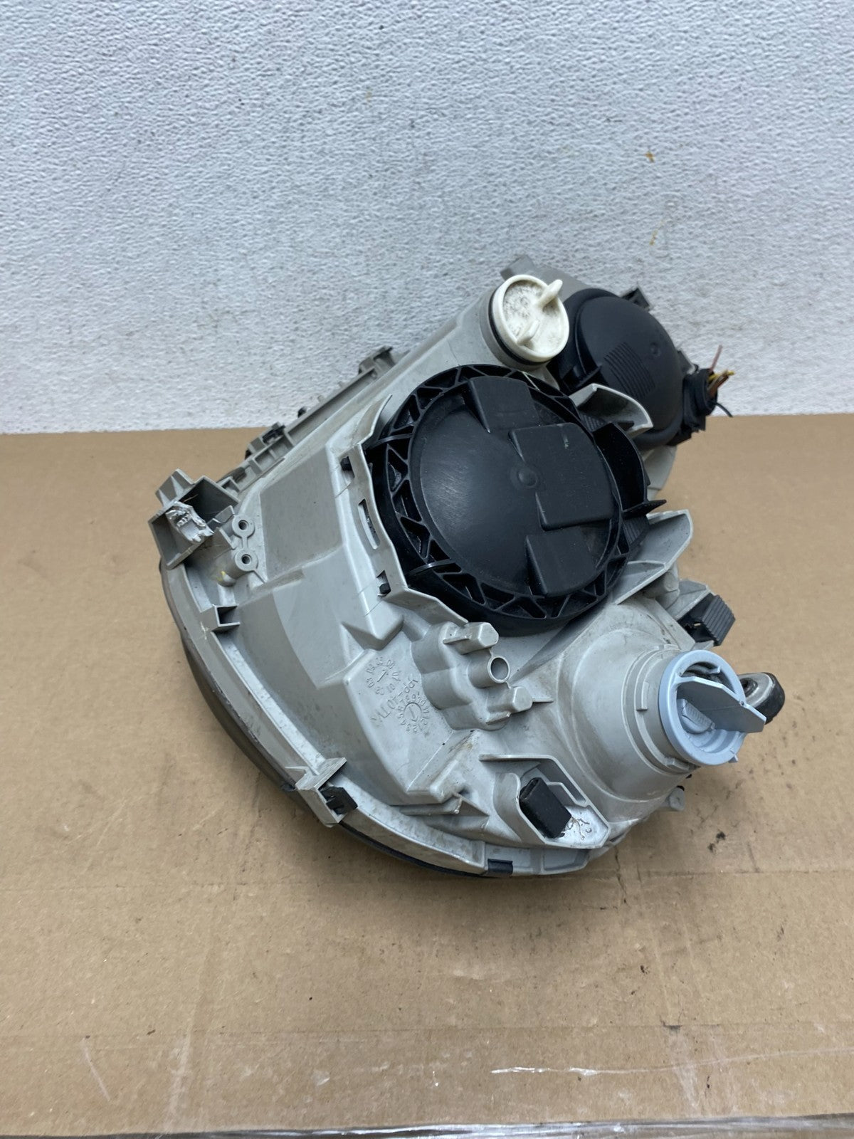 2005 to 2007 Mercedes-Benz C-Class Right Passenger Side Headlight AE6676 DW7