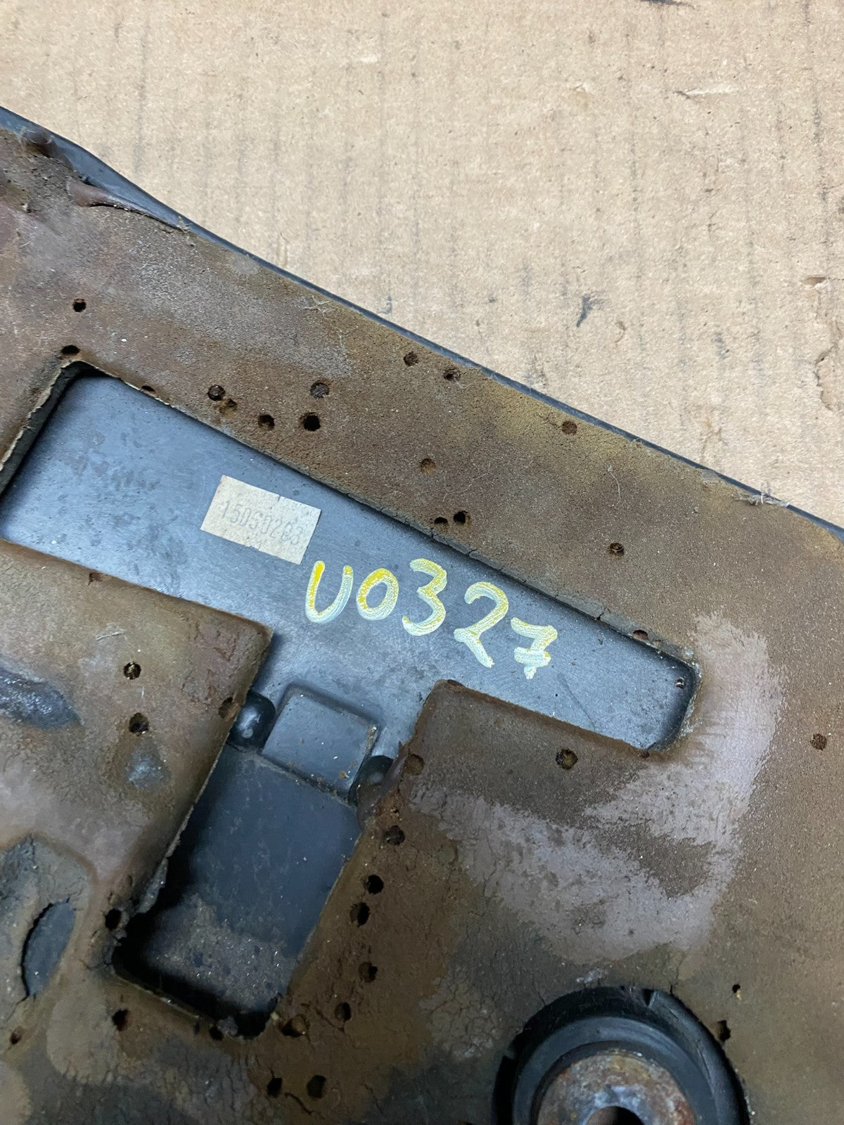 2002 to 2004  Lincoln Navigator 5.4L V8 Engine Motor Cover U0327 DG9