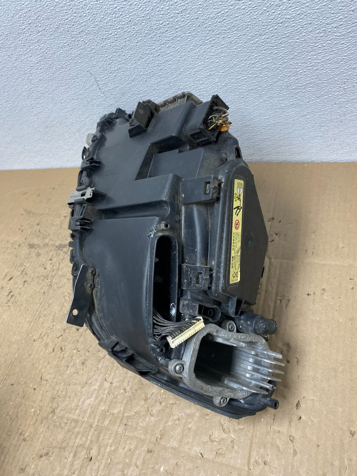 2009-2012 BMW 7-Series 740i 750i Right Passenger Xenon HID Headlight OEM AC01467