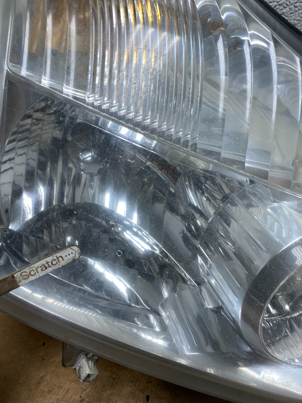 2004 to 2007 Nissan Armada Left+Right Side Set Headlights Oem S6968 DW4