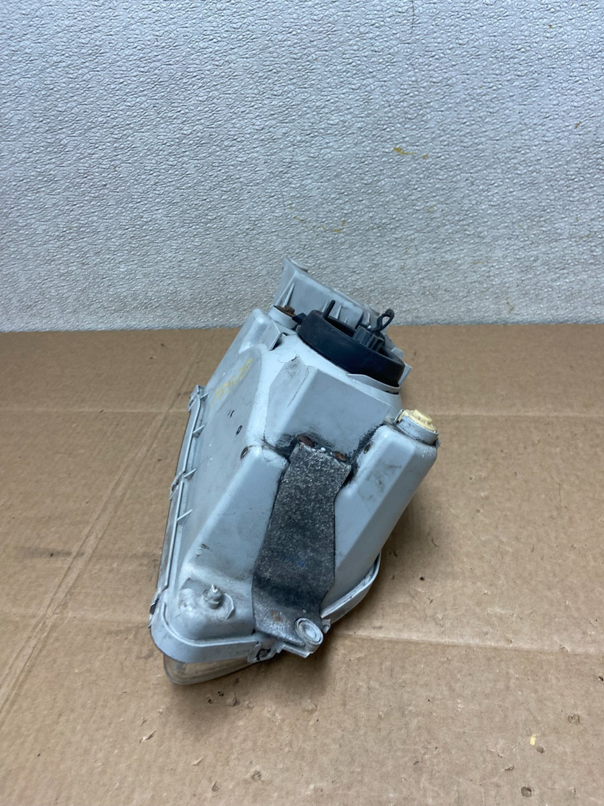 1999 to 2000 Mazda Protege Left Driver LH Side Headlight OEM Y8525 DW7
