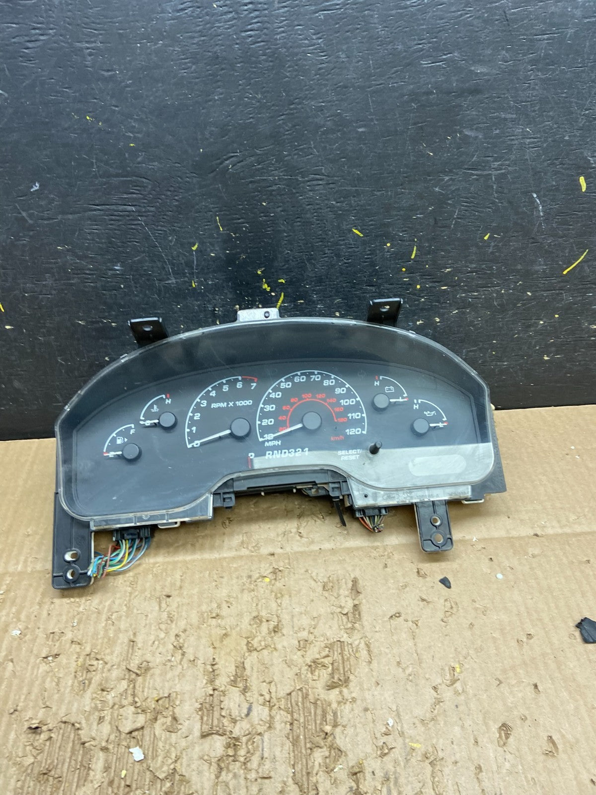2002 Ford Explorer Speedometer Cluster Gauge OEM V7755 DG0