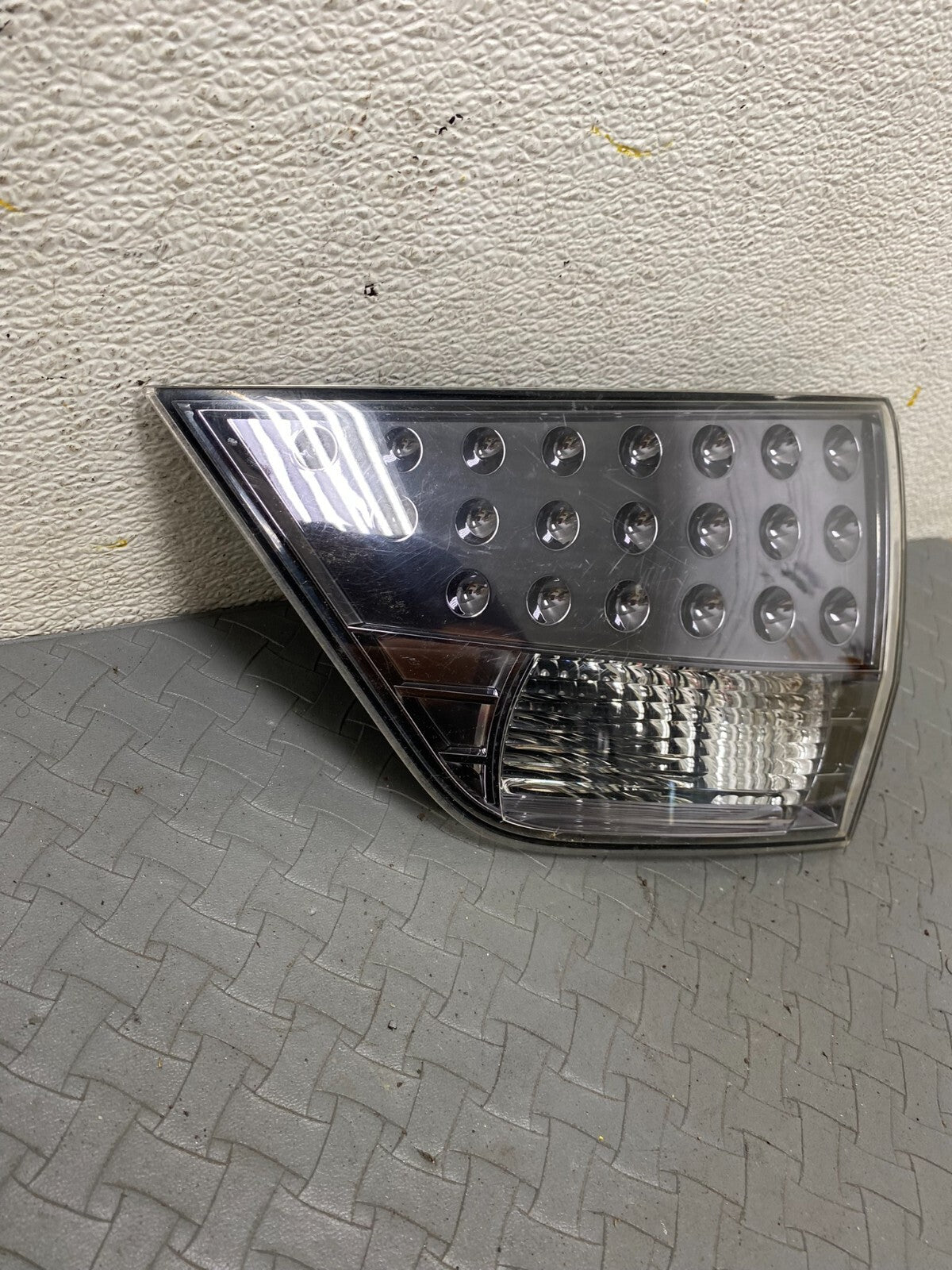 2007 to 2013 Mitsubishi Outlander Right Passenger Inner Tail Light Oem A5667 DG12