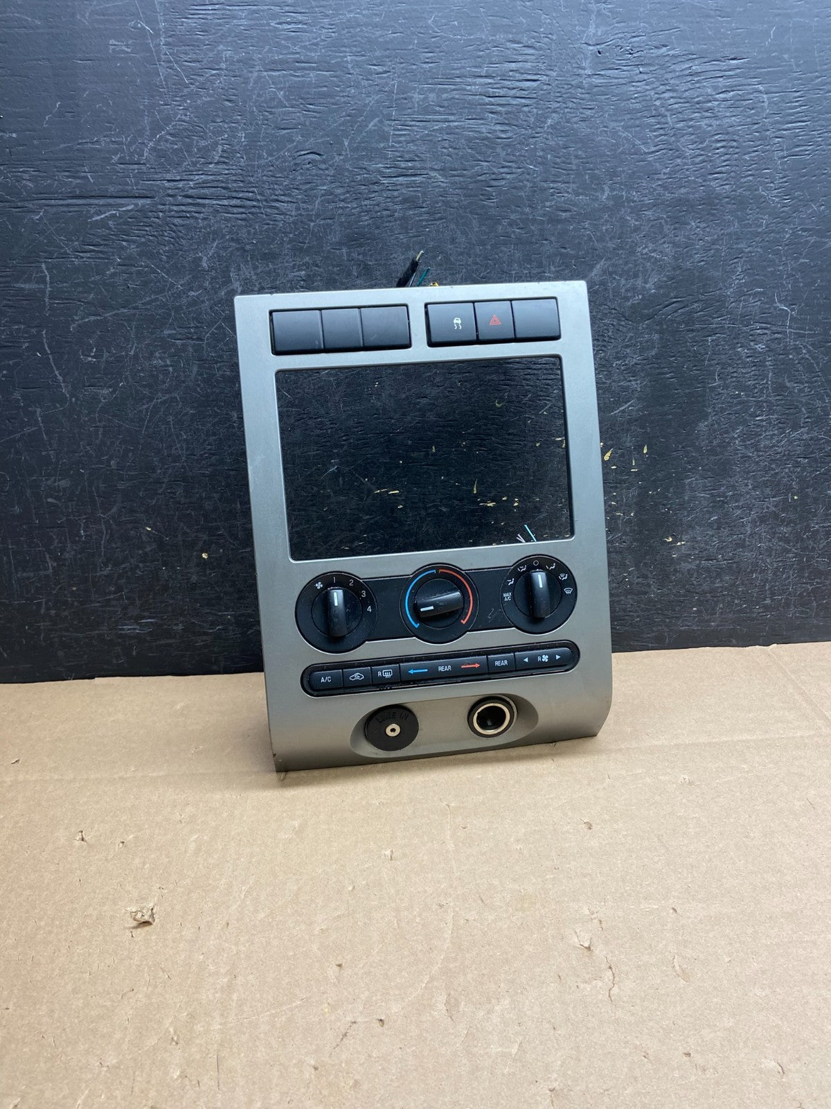 2007 - 2014 Ford Expedition Temperature Climate Control w/ Radio Bezel AI6337 DG0