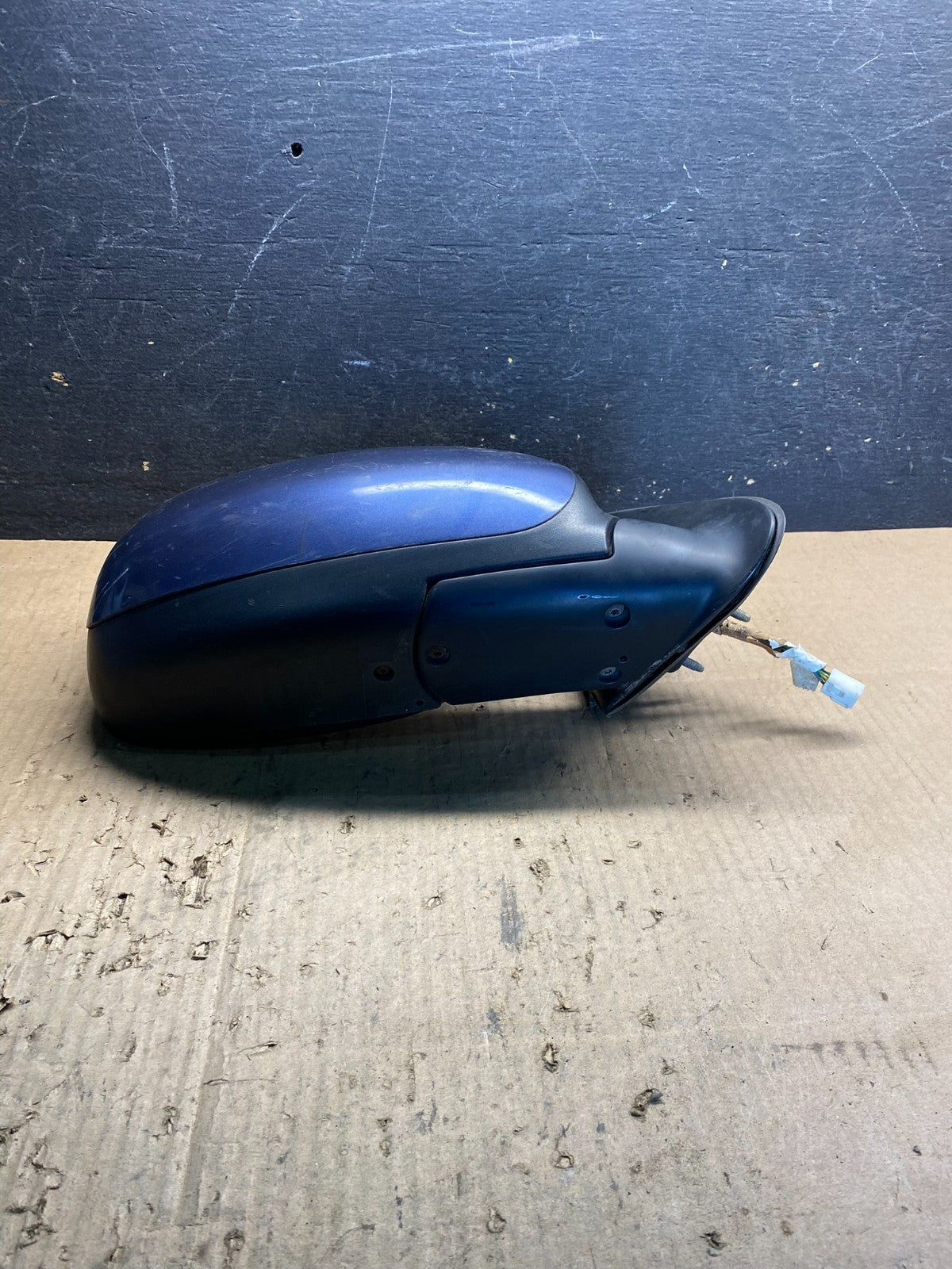 2001 to 2006 Toyota Sequoia Right Passenger View Door Mirror OEM AB0423 MS3