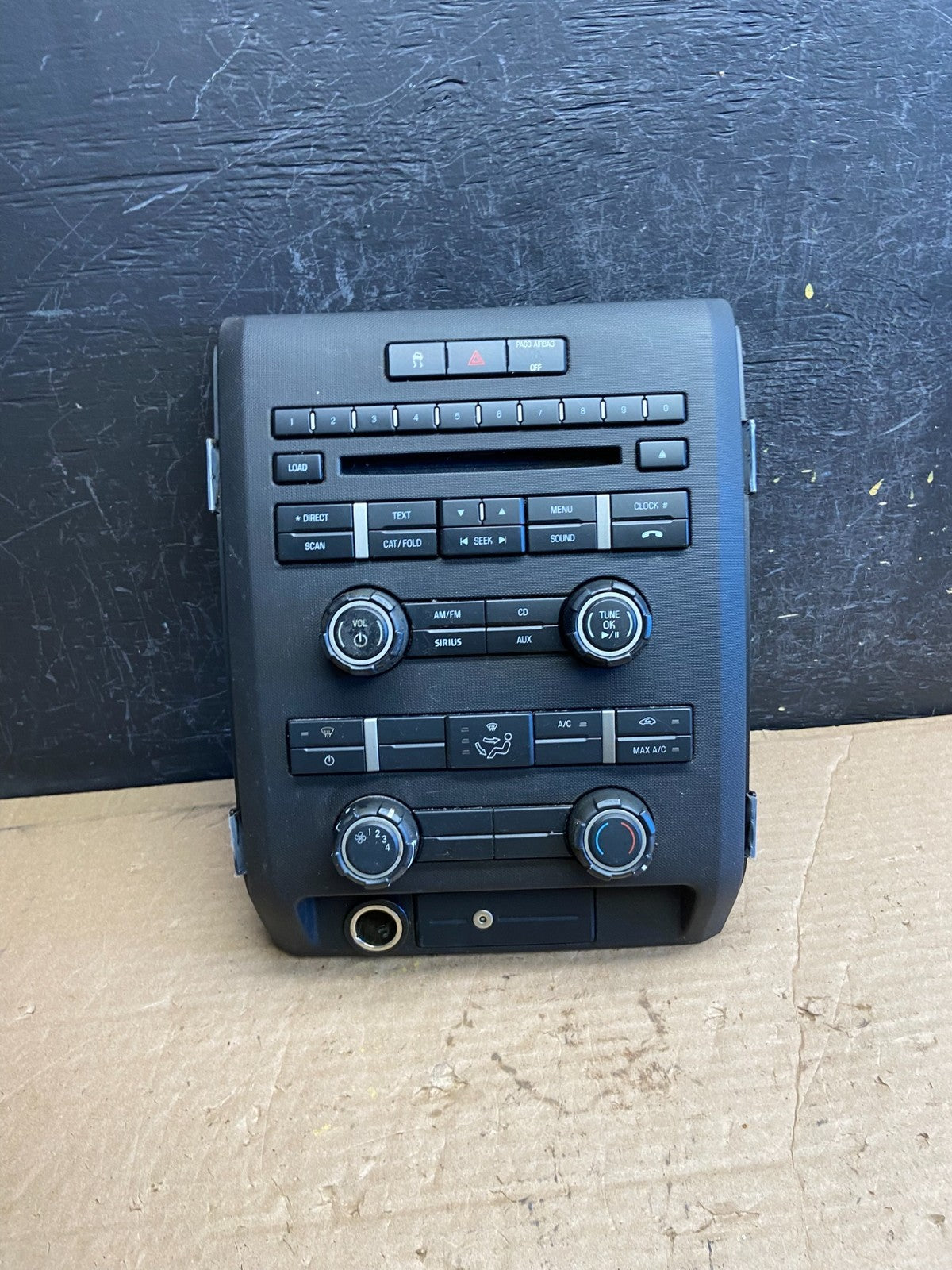 2009-2012 Ford F150 Heater Climate Control Radio Control Dash Bezel OE AF2210 DG0