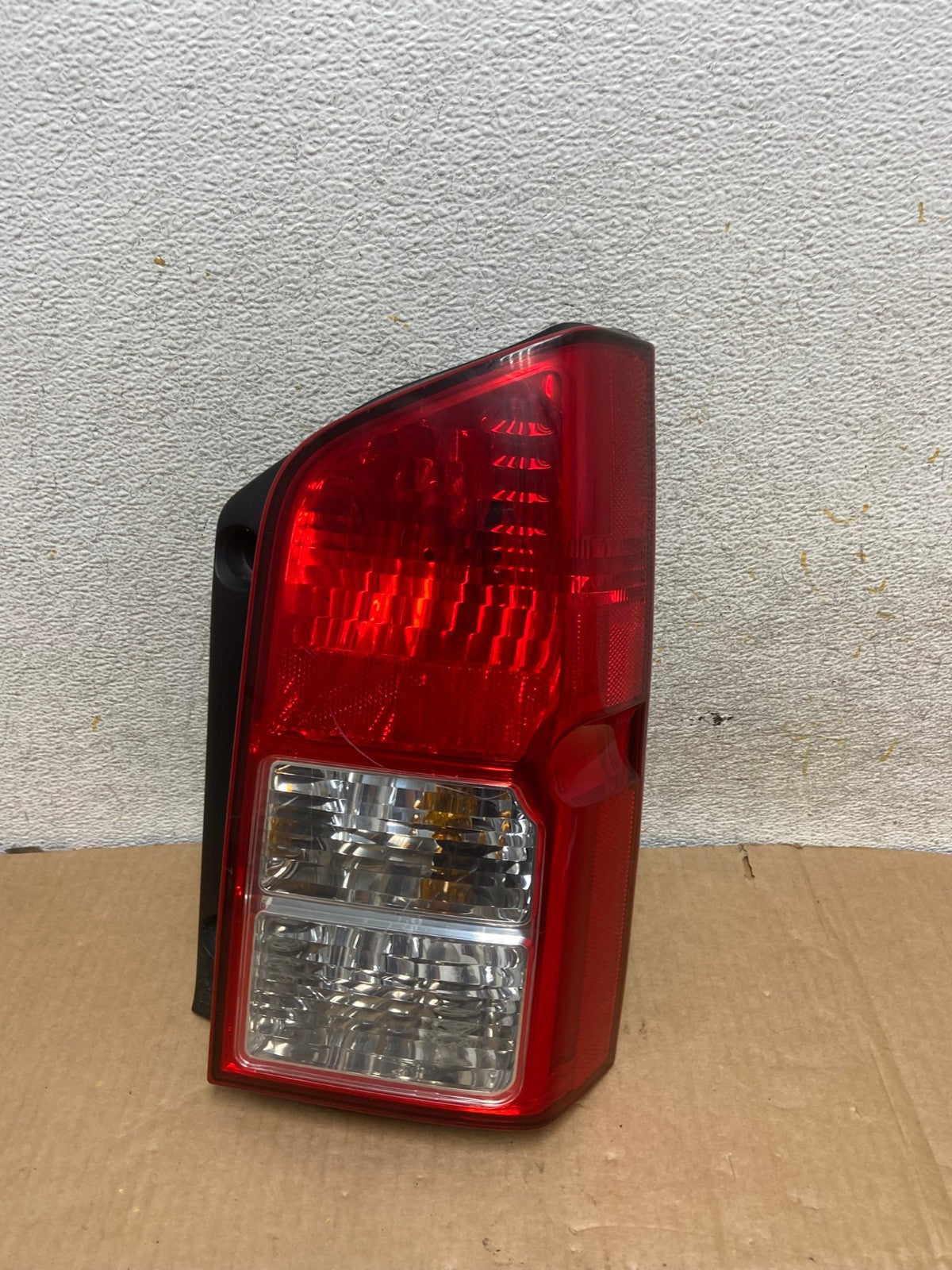 2005 to 2012 Nissan Pathfinder Right Passenger RH Side Tail Light AI6908 LK0