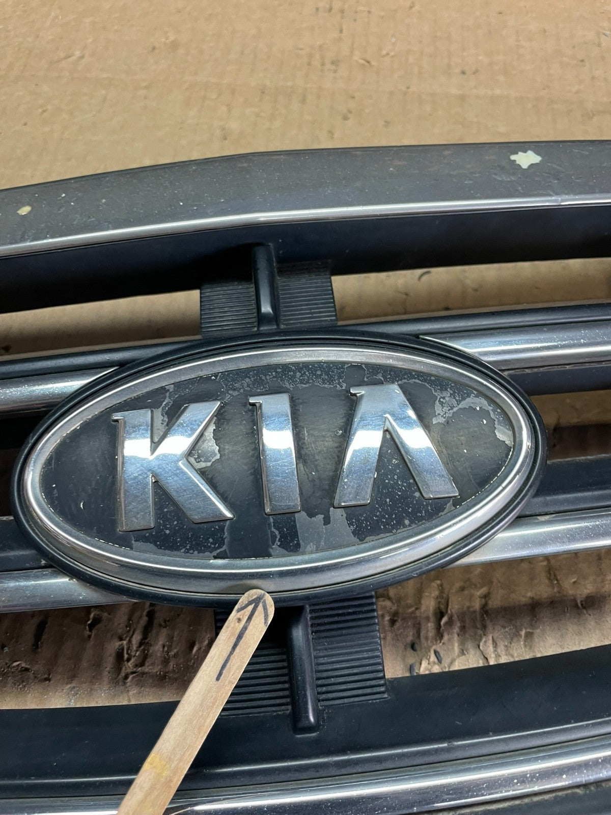 2007 to 2008 Kia Sorento Front Upper Grill Grille AB3219 DG6