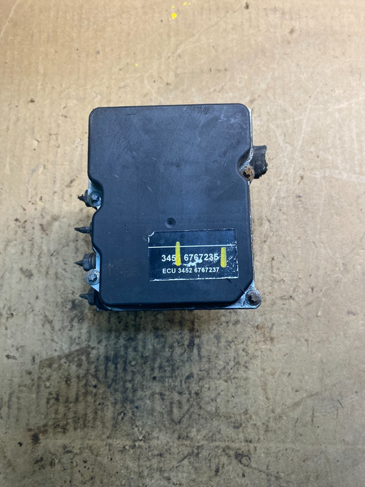 BMW 5 E60 Anti Lock Break Pump ABS 6767235 Z24270