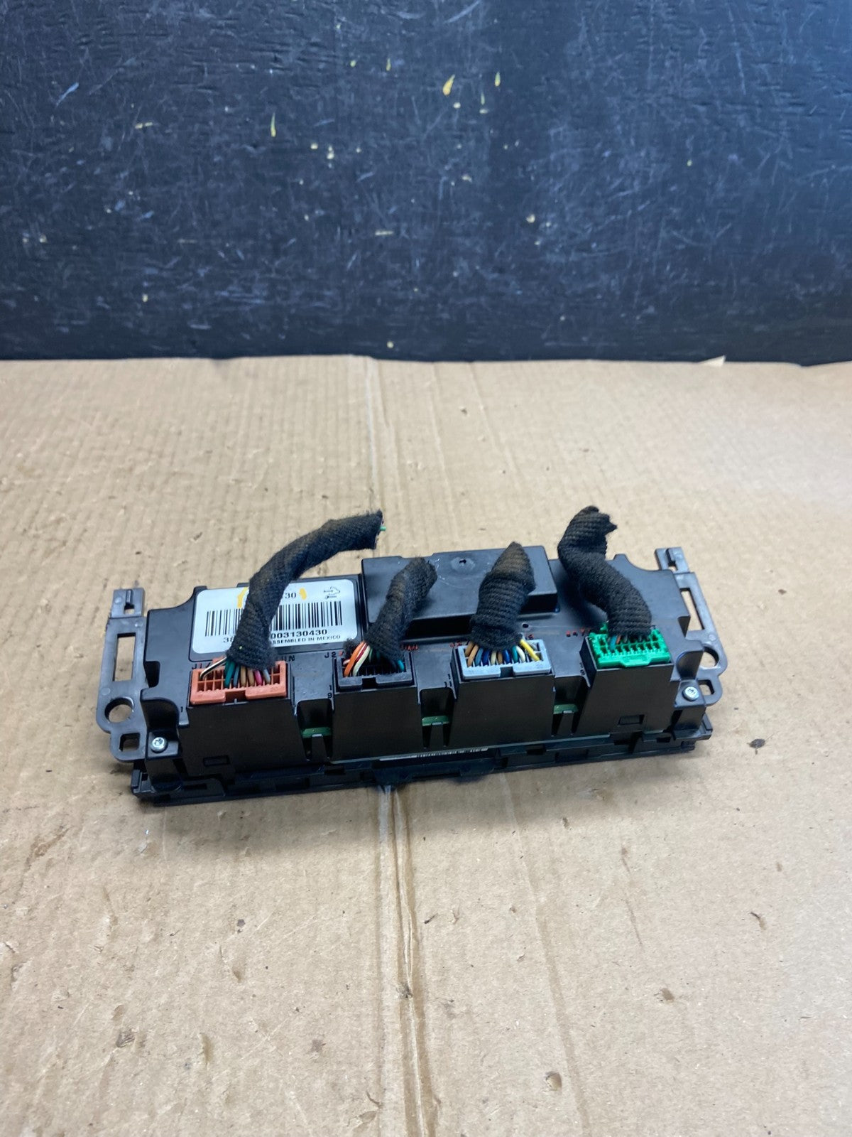 2007-2011 GMC Yukon Tahoe Automatic Climate Temperature Temp Control AE3890 DG5