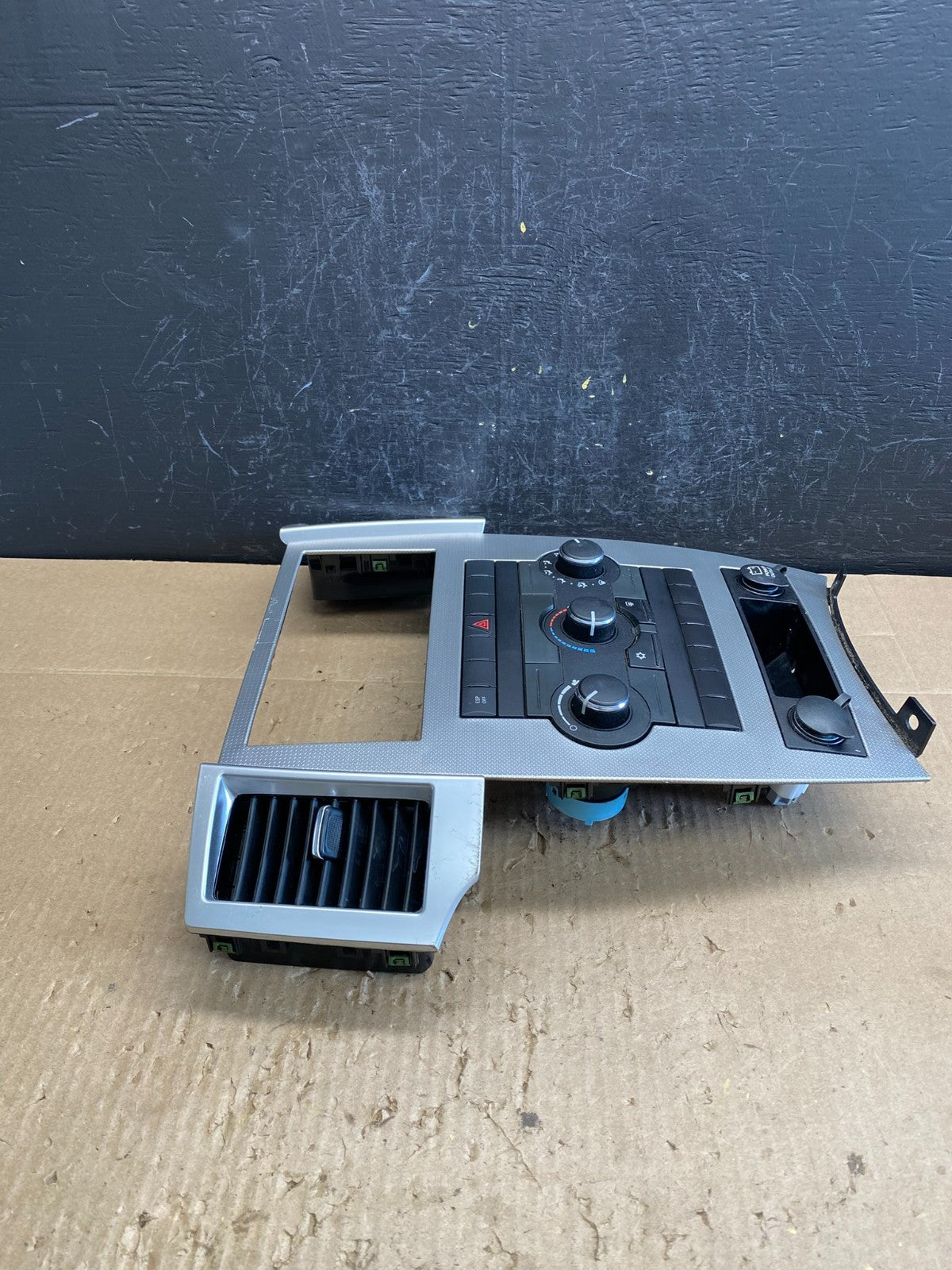2008 to 2010 Jeep Grand Cherokee Center A/C Heater Climate Control AC9097 DG1
