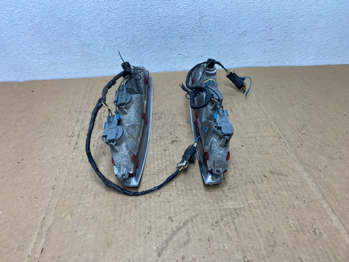 1994 to 1999 Cadillac Deville Left+Right Side Tail lights AD1405 LK6