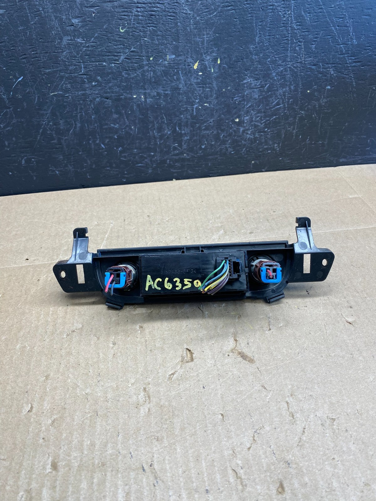 2007 - 2014 Chevrolet Tahoe Yukon Pedal Traction Control Switch ac6359 DG3
