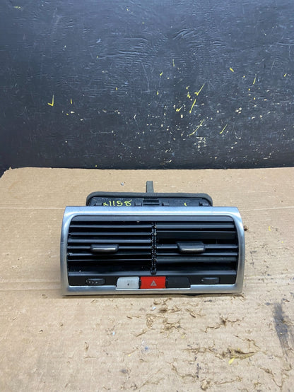 2007 to 2015 AudI Q7 Center Dashboard Air Vent OEM x1158 DG0