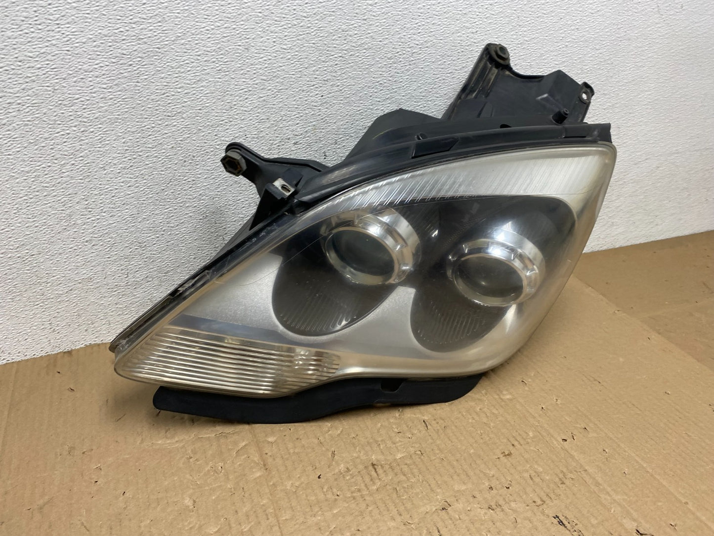 2007 to 2012 Gmc Acadia Halogen Headlight Left Driver LH Side AE9012 DW2