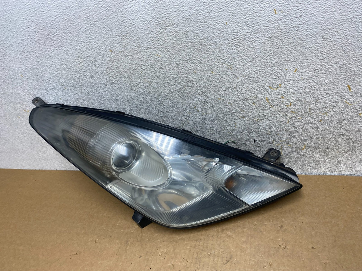 2000 to 2005 Toyota Celica Right Passenger RH Halogen Headlight AI3412 DW1