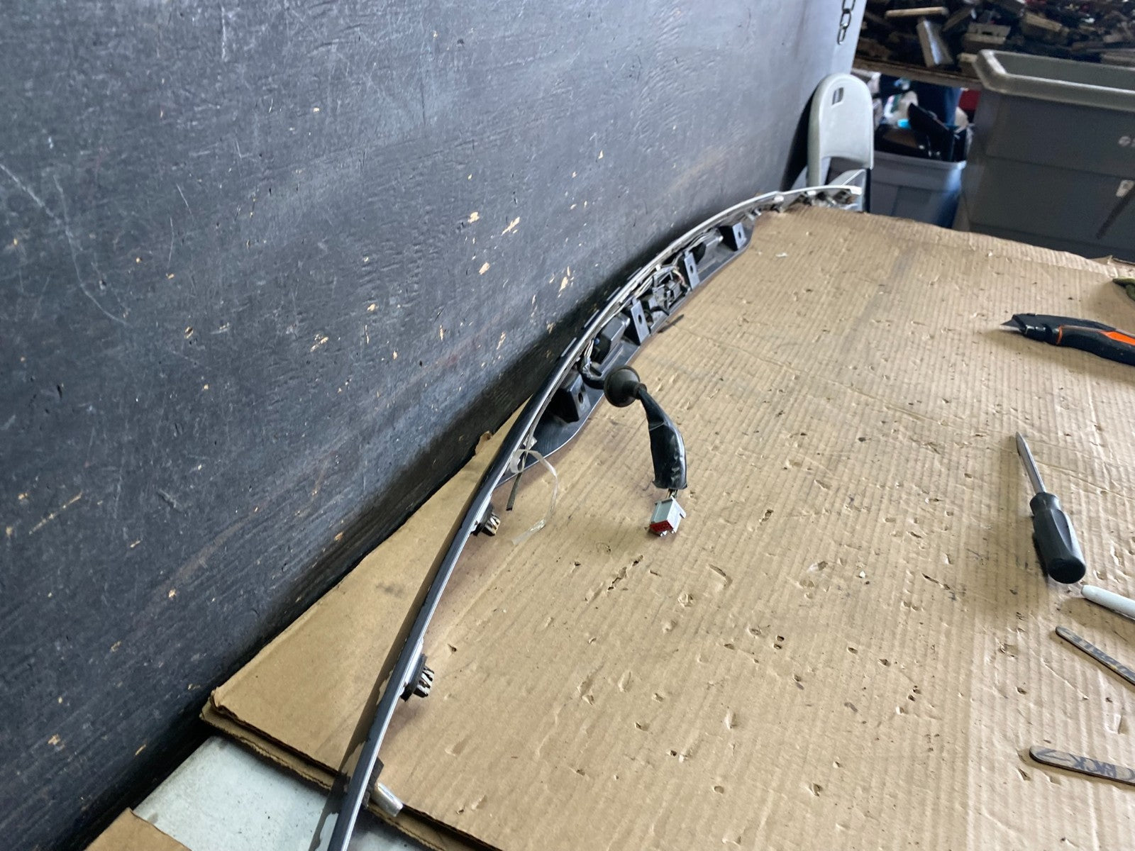 2011-2014 Ford Explorer Rear Tailgate Gate Trim Molding With Camera OEM R2321 DG9