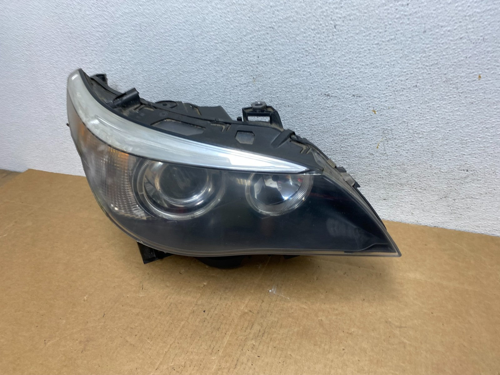 2004 to 2007 BMW 525i 5 Series Headlight Right Passenger Xenon AFS AD4486 DW1