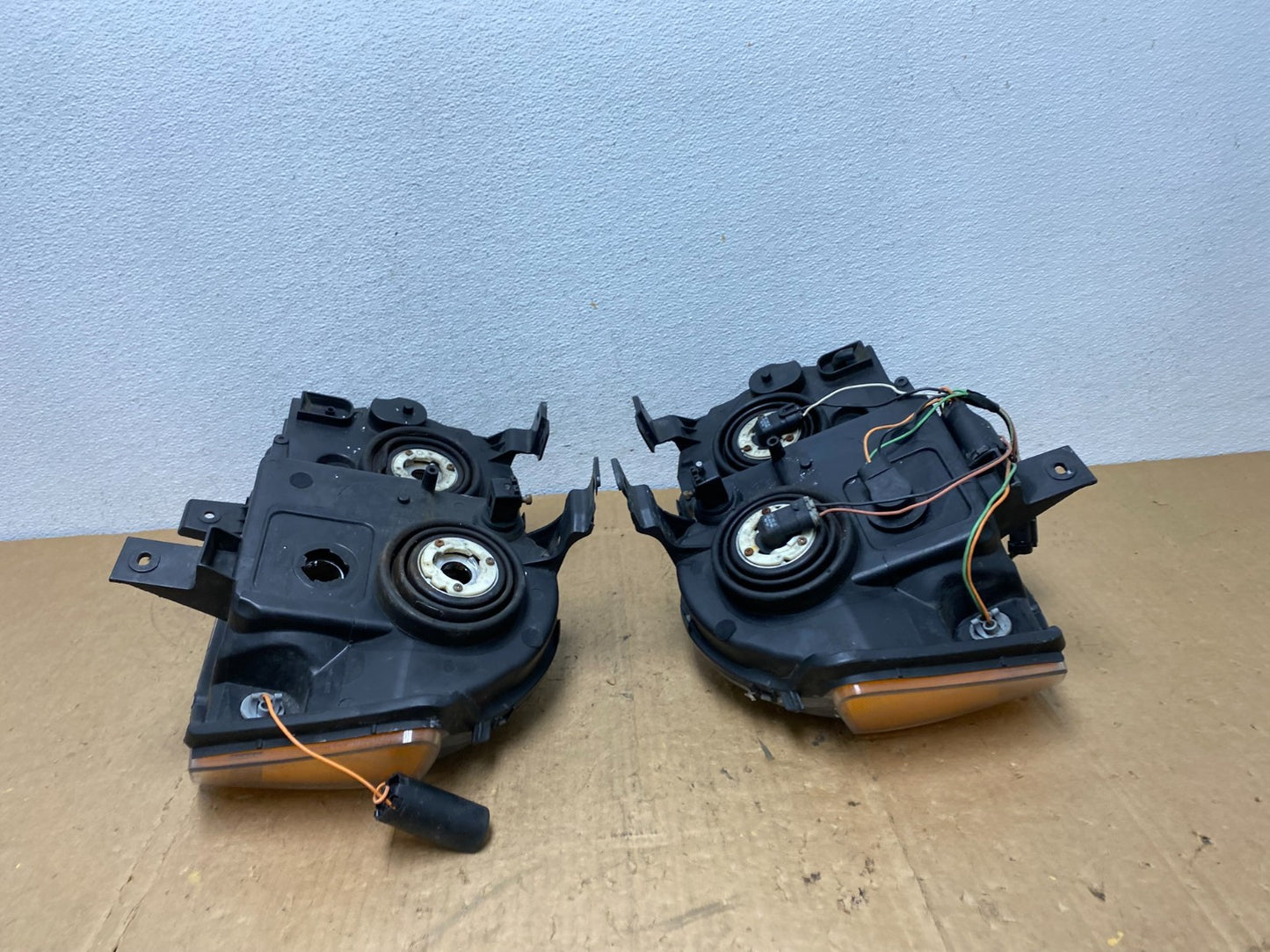 2008-2010 Jeep Grand Cherokee Left+Right Set Halogen Headlights AD0656 DW6