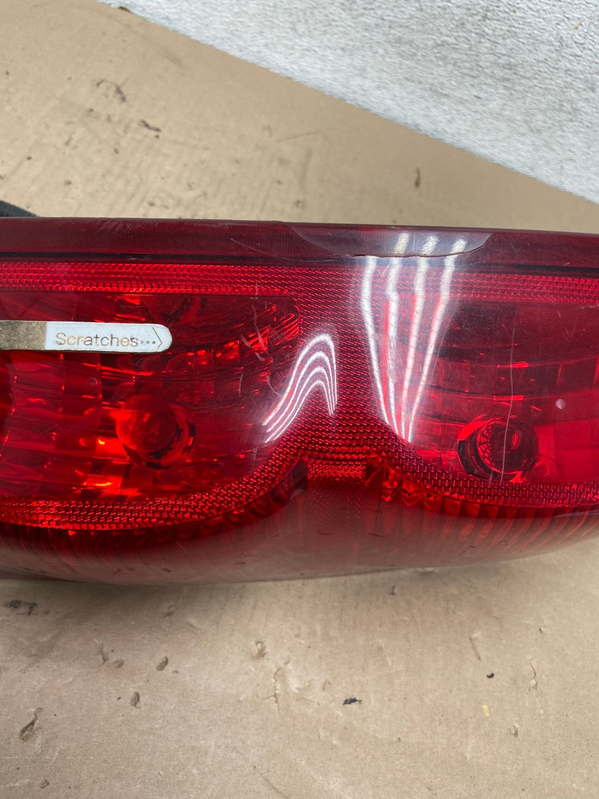 2002 - 2006 Chevrolet Avalanche Right Passenger Rh Side Tail Light AG6729 LK3