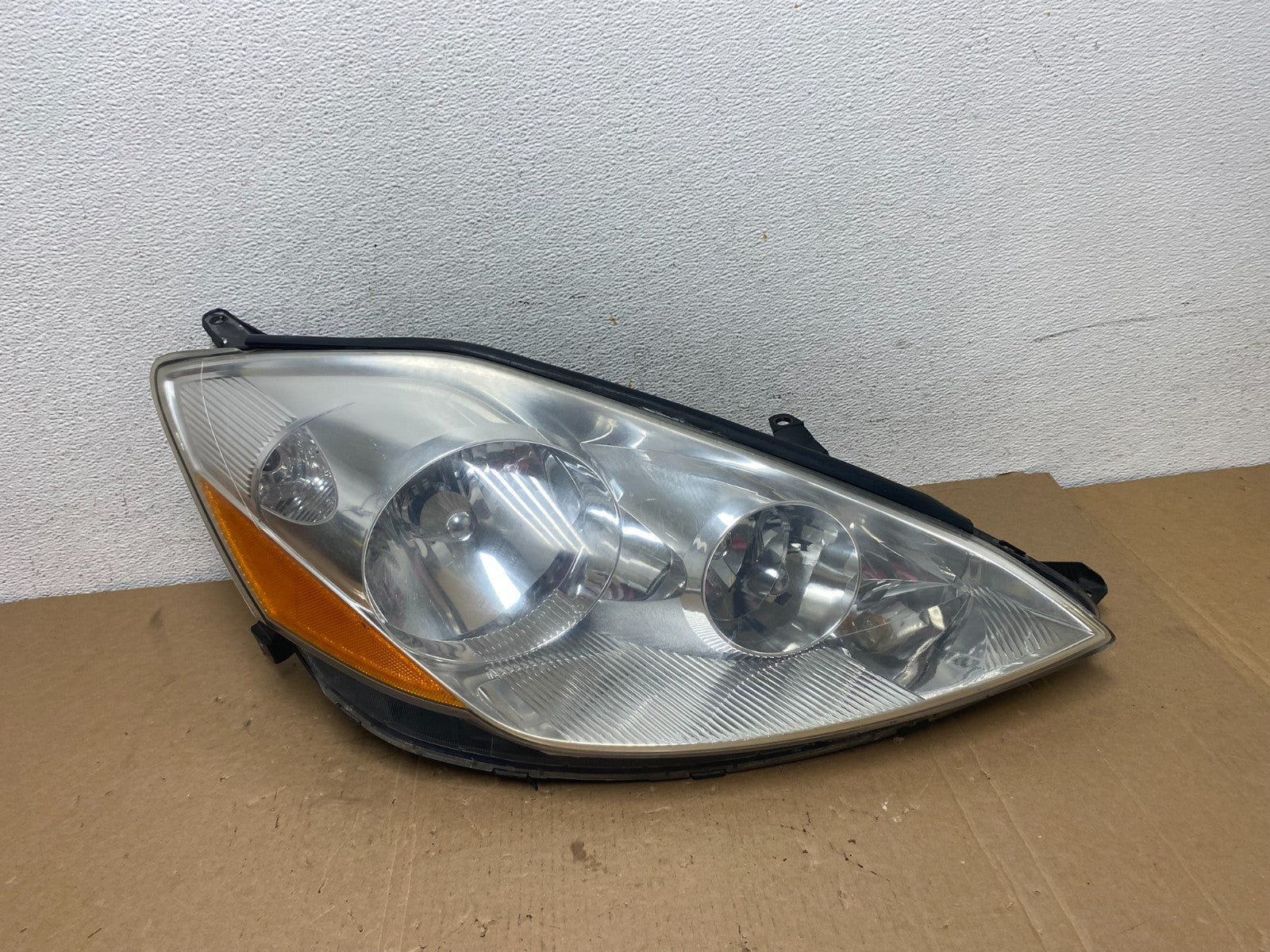 2006 to 2010 Toyota Sienna Right Passenger Rh Side Headlight Xenon AD7943 DW0