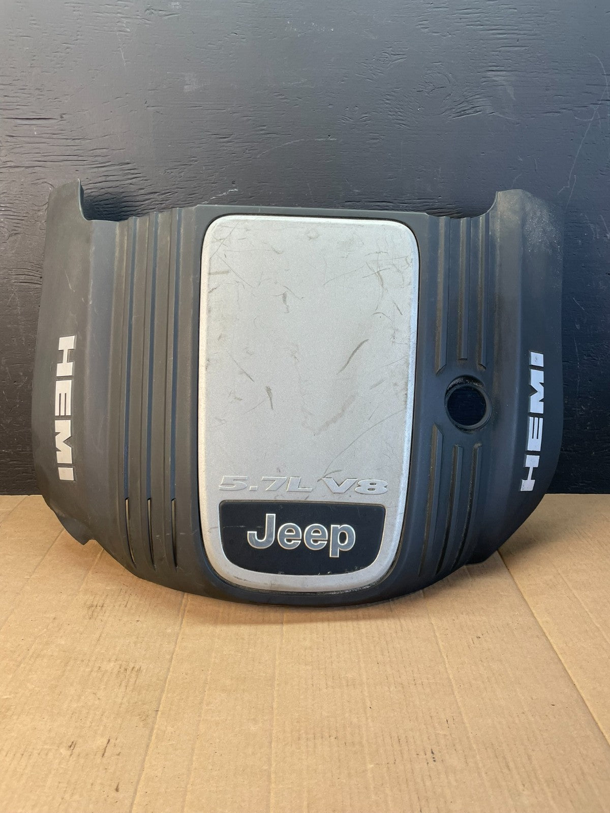 2005 to 2010 Jeep Grand Cherokee 5.7L Hemi Engine Cover Plastic Shield AC2127 DG0