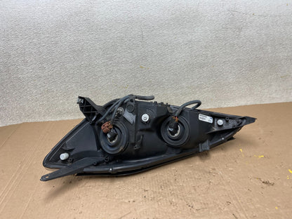 2004-2005 Toyota Sienna Right Passenger Halogen Headlight TYC Y0341 DW6
