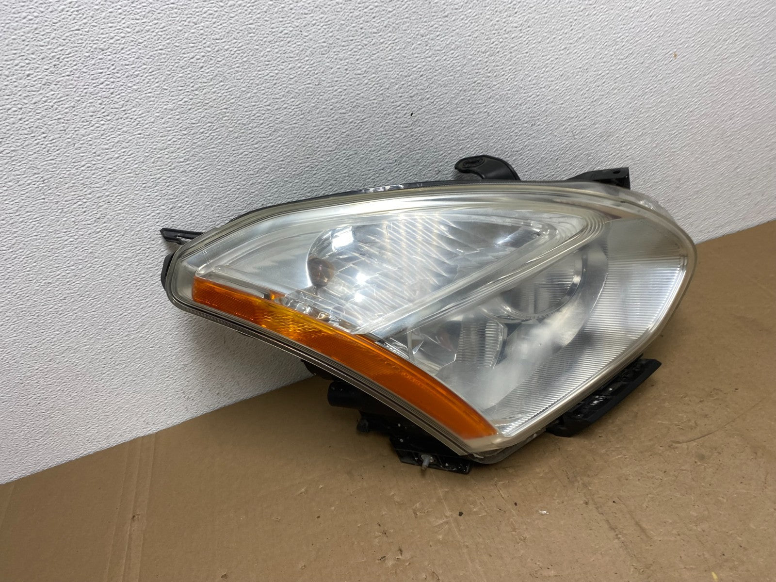 2009-2013 Nissan Rogue Right Passenger Xenon HID Headlight AC5794 DW2